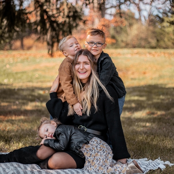 Meet your Posher, Dusty - Picture 4 of 7